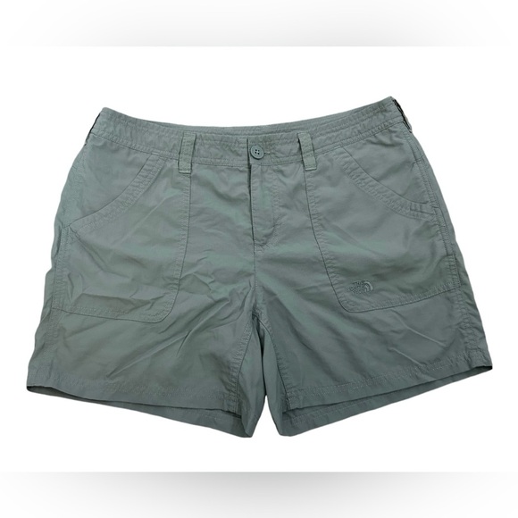 The North Face Pants - North Face Grey Hiking Lightweight Shorts 100% Nylon Stow Pocket Women’s Sz 10